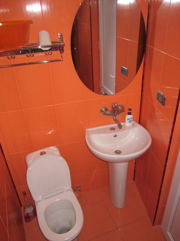 Guesthouse 97 In Batumi Батуми Номер фото