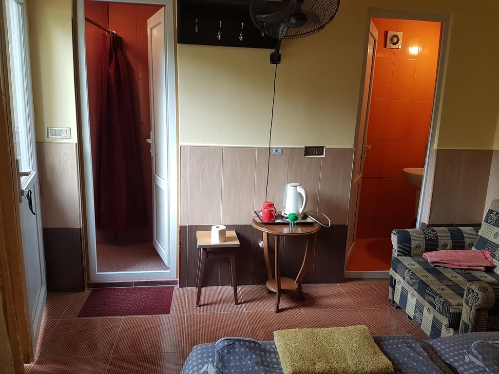 Guesthouse 97 In Batumi Батуми Экстерьер фото