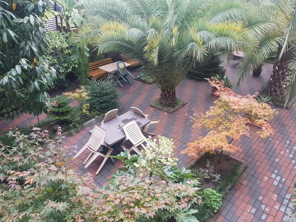Guesthouse 97 In Batumi Батуми Экстерьер фото